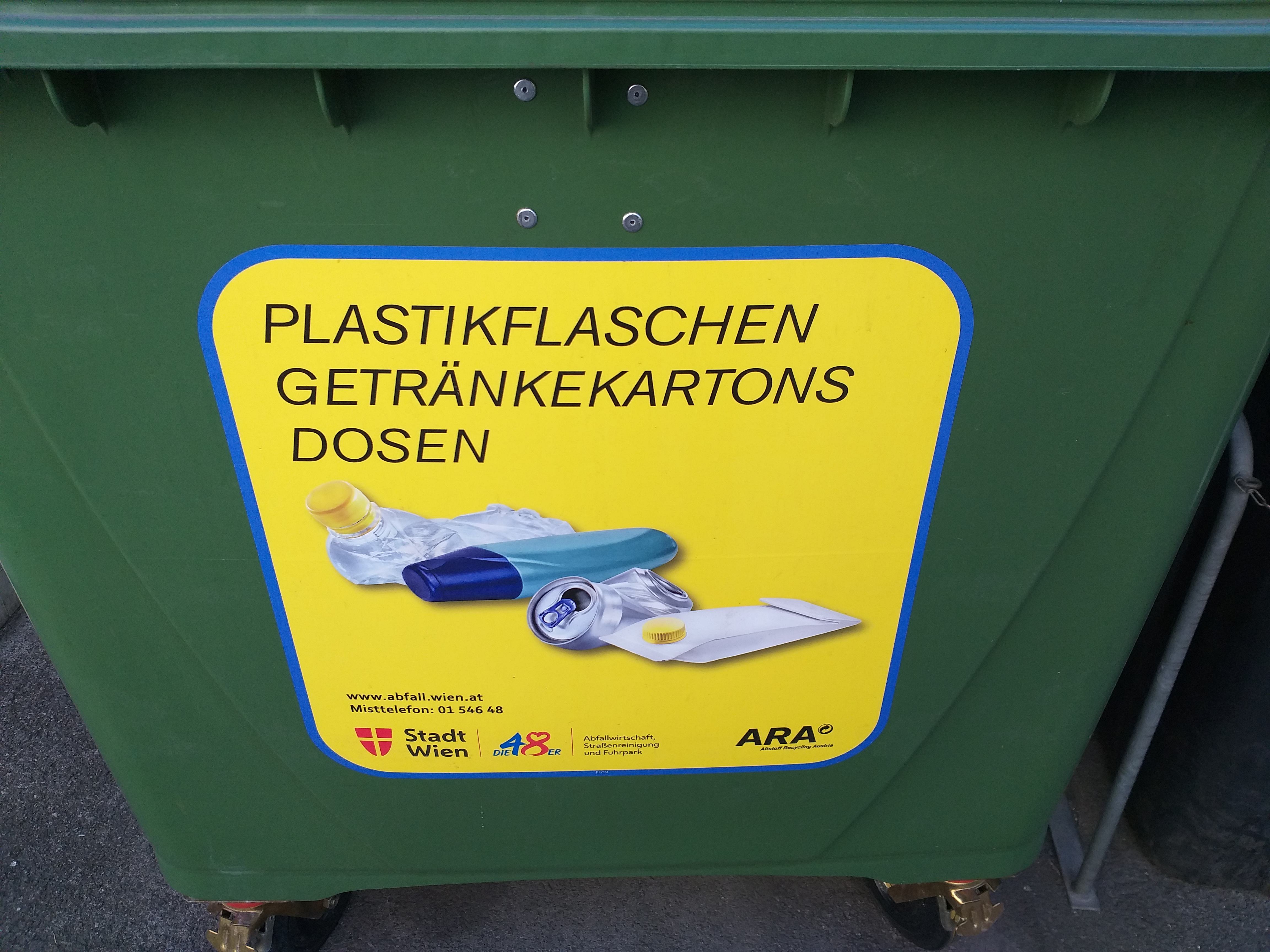 Plastic bottles recycling